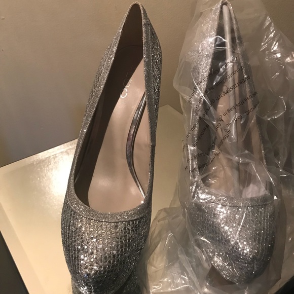 Shoe - Picture 3 of 4